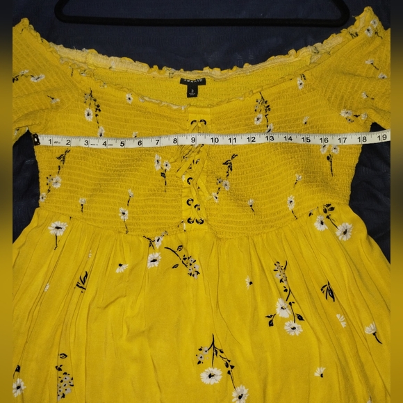 Torrid  3X Floral Off-Shoulder Top - Picture 7 of 9